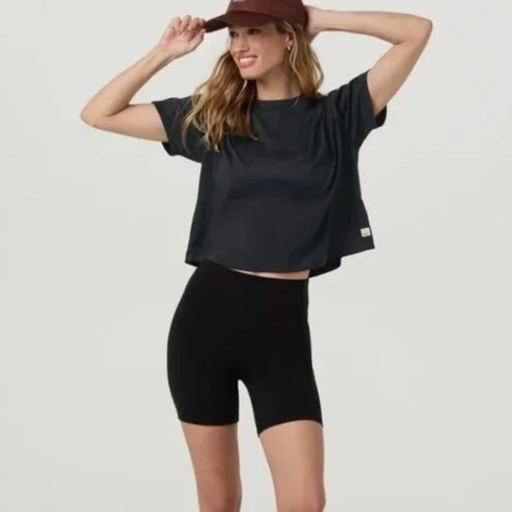 Vuori Energy Tee in Black Heather